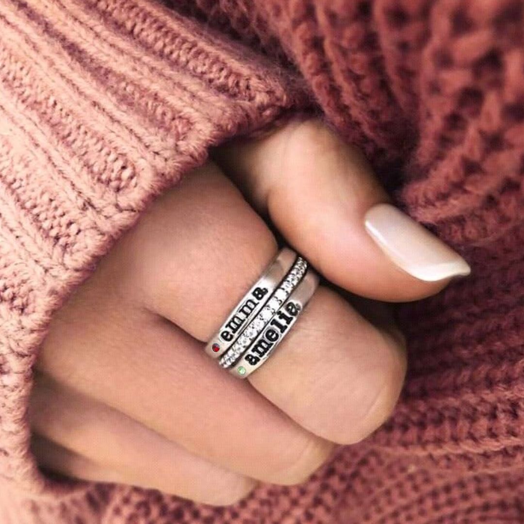 Anillo personalizado con nombres y piedras de nacimiento - Moroveta