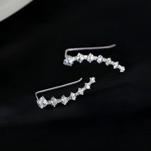Cargar imagen en el visor de la galería, Aretes trepadores de strass - Moroveta