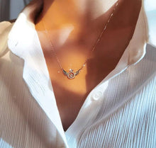 Cargar imagen en el visor de la galería, Collar con colgante de ángel - Moroveta