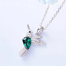 Cargar imagen en el visor de la galería, Collar con colgante de colibrí - Moroveta