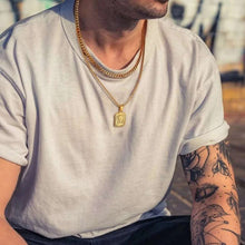 Cargar imagen en el visor de la galería, Collar con colgante de inicial - Moroveta