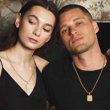 Cargar imagen en el visor de la galería, Collar con colgante de inicial - Moroveta