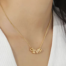 Cargar imagen en el visor de la galería, Collar con letras bubble personalizado - Moroveta