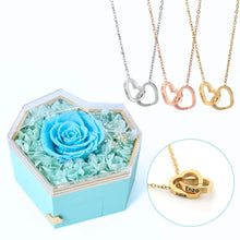Cargar imagen en el visor de la galería, Collar con nombres y Rosa Eterna - Moroveta