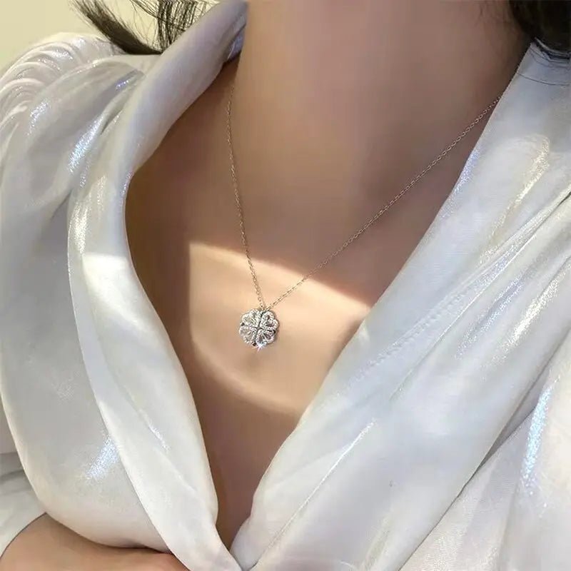 Collar con trébol de cuatro corazones + caja de rosa - Moroveta