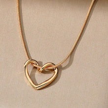 Cargar imagen en el visor de la galería, Collar de corazón - Moroveta