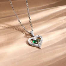 Cargar imagen en el visor de la galería, Collar de corazón personalizado con piedras de nacimiento - Moroveta