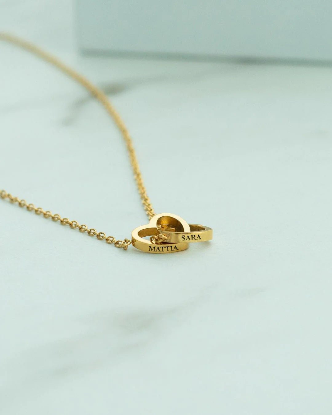 Collar de corazones personalizado con caja de rosa eterna - Moroveta