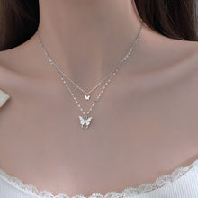 Cargar imagen en el visor de la galería, Collar de mariposa - Moroveta