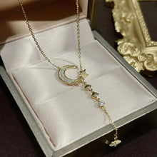 Cargar imagen en el visor de la galería, Collar estrella luna brillante - Moroveta