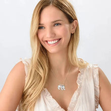 Cargar imagen en el visor de la galería, Collar personalizable con colgantes de pies de niños - Moroveta