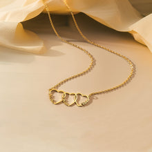 Cargar imagen en el visor de la galería, Collar Personalizado con Nombre en Forma de Corazón - Moroveta