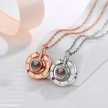 Cargar imagen en el visor de la galería, Collar "Te quiero" en 100 idiomas en caja de rosas - Moroveta