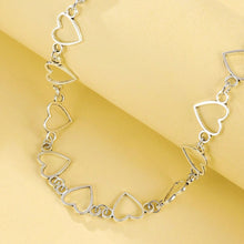 Cargar imagen en el visor de la galería, Gargantilla de corazones - Moroveta