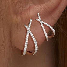 Cargar imagen en el visor de la galería, Par de aretes cruzados - Moroveta