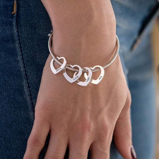 Pulsera con colgantes de corazón personalizados con nombres - Moroveta