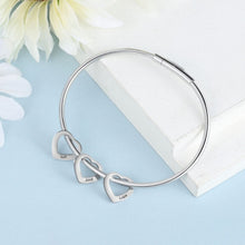 Cargar imagen en el visor de la galería, Pulsera con colgantes de corazón personalizados con nombres - Moroveta