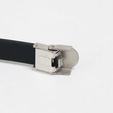 Cargar imagen en el visor de la galería, Primer plano de una "Pulsera con dedicatoria 'Madre a hijo'" sobre fondo blanco.