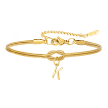 Cargar imagen en el visor de la galería, La Pulsera de nudo con inicial es un brazalete con broche ajustable y dije de letra K colgante, más una extensión para el ajuste perfecto-un regalo inolvidable.