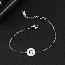 Cargar imagen en el visor de la galería, Pulsera con inicial - Moroveta