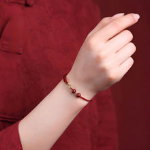 Cargar imagen en el visor de la galería, Pulsera de hilo rojo - Moroveta