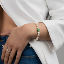 Cargar imagen en el visor de la galería, Pulsera de perlas y aventurina - Moroveta