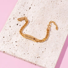 Cargar imagen en el visor de la galería, Pulsera personalizada con el nombre del bebé - Moroveta