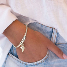 Cargar imagen en el visor de la galería, Pulsera personalizada con nombres y piedra natal - Moroveta