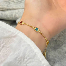 Cargar imagen en el visor de la galería, Set de collar con pulsera de cristales multicolores - Moroveta