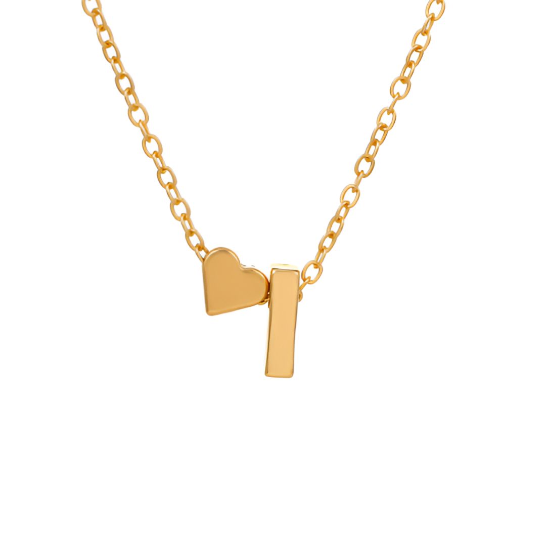 Un collar dorado con una delicada cadena y dos colgantes -un pequeño corazón y una barra vertical- refleja la elegancia de la Pulsera de tobillo con inicial.