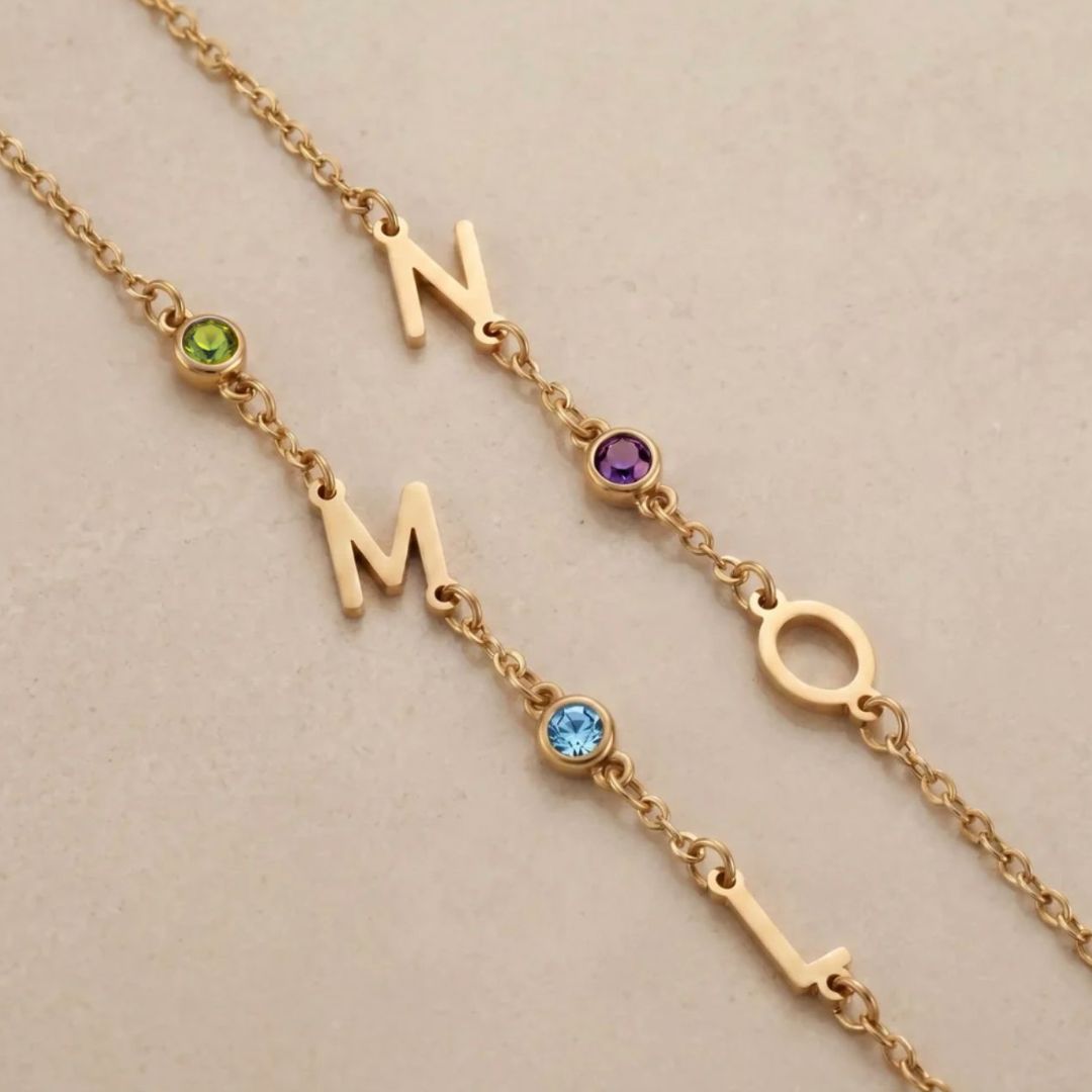 Pulsera personalizada con iniciales y piedras de nacimiento