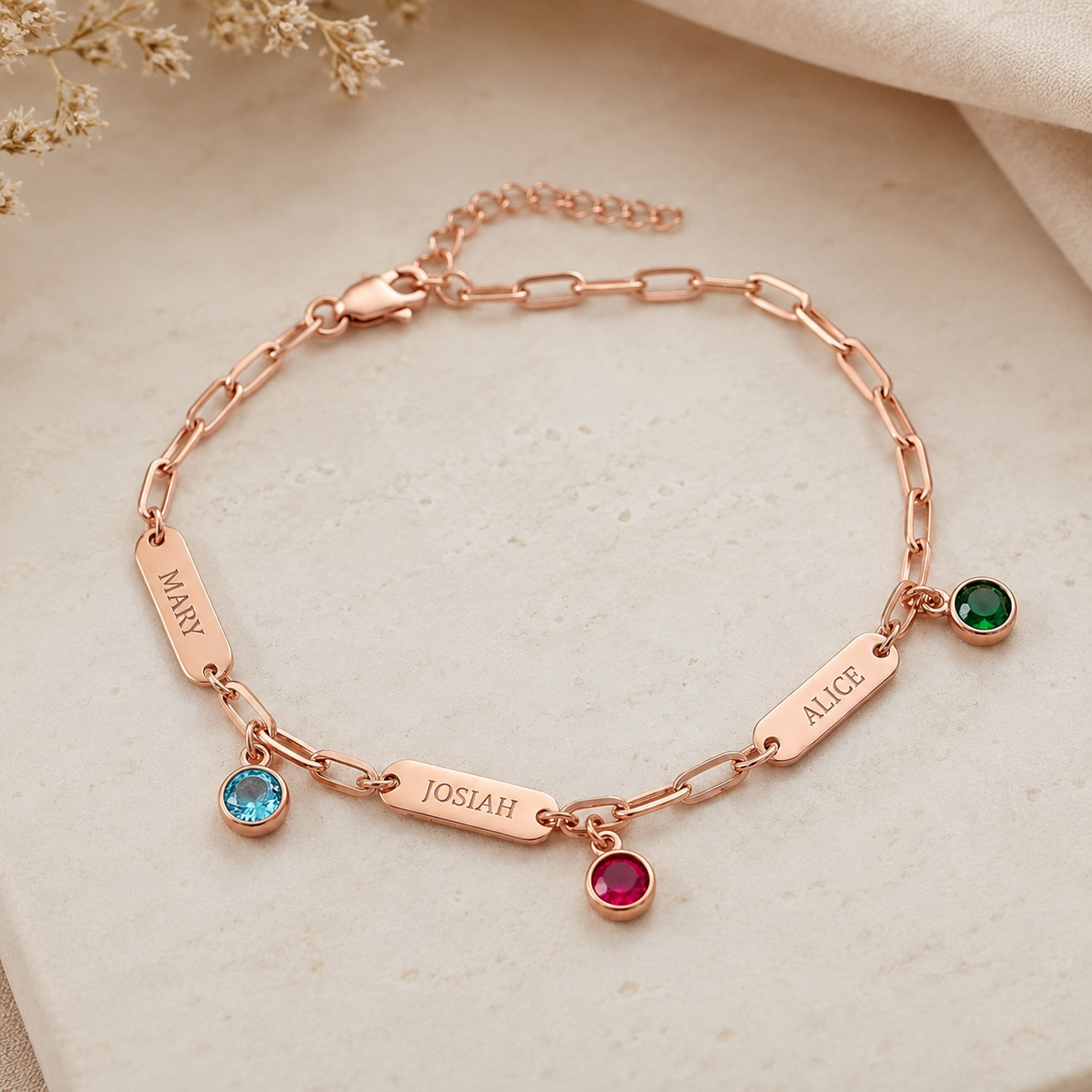 Pulsera personalizada con nombres y piedras de nacimiento