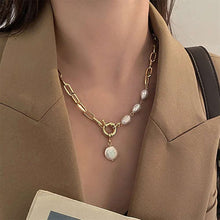 Cargar imagen en el visor de la galería, Collar con perlas Alexandra - Moroveta