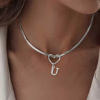Collar con inicial y dije de corazón