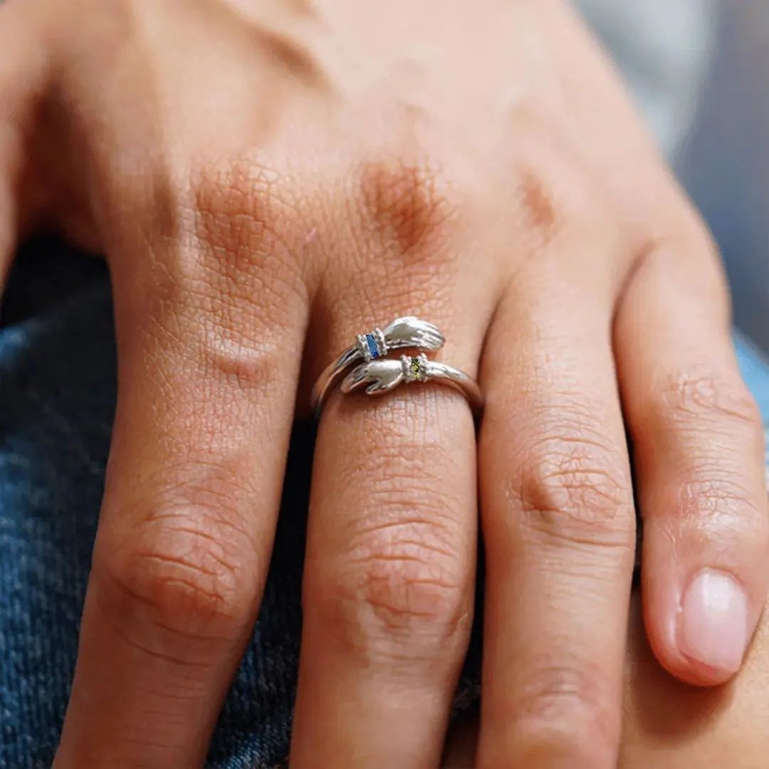 Anillo Abrazo Eterno con piedras de nacimiento - Moroveta