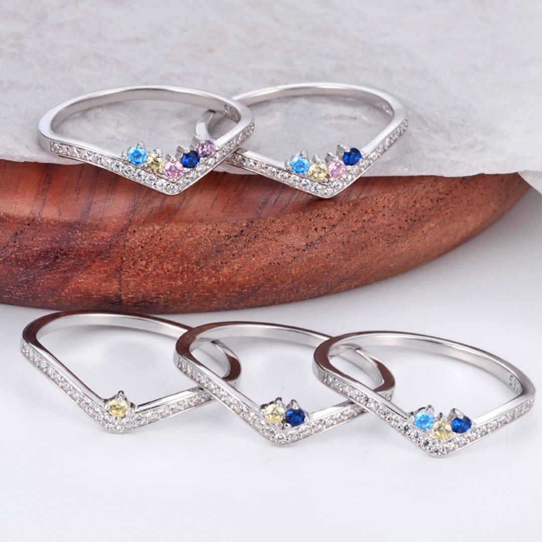 Anillo con piedras de nacimiento en v - Moroveta