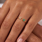 Anillo de inicial con piedra de corazón - Moroveta