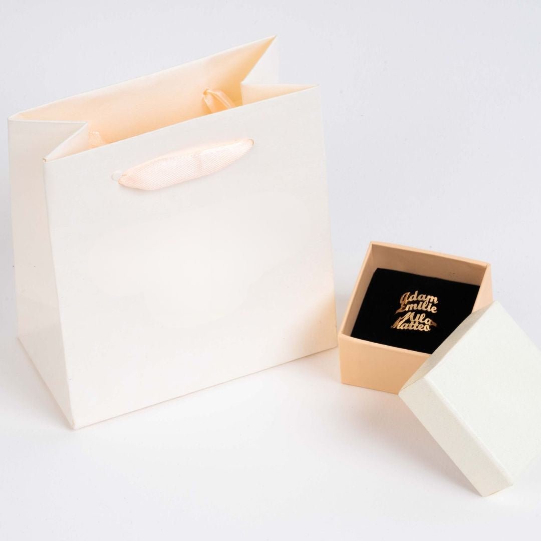 Anillo personalizado con hasta 4 nombres - Moroveta