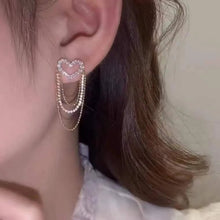 Cargar imagen en el visor de la galería, Aretes brillantes en forma de corazón - Moroveta