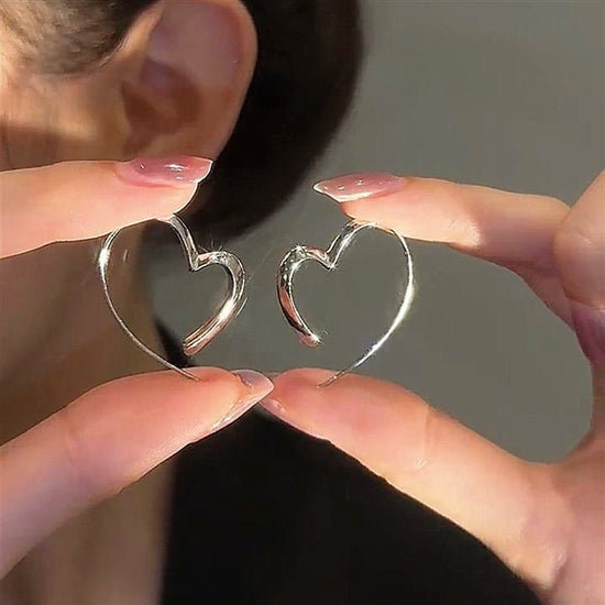 Aretes con diseño de corazón - Moroveta