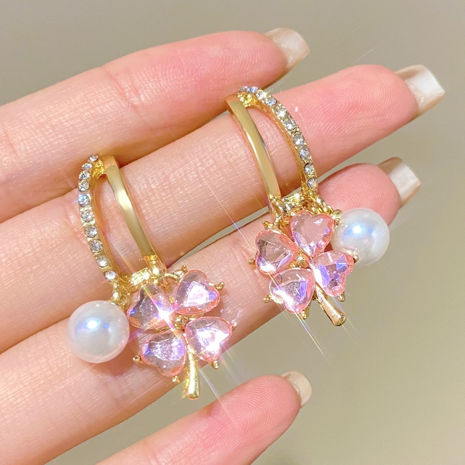 Aretes de trébol y perla Nala - Moroveta
