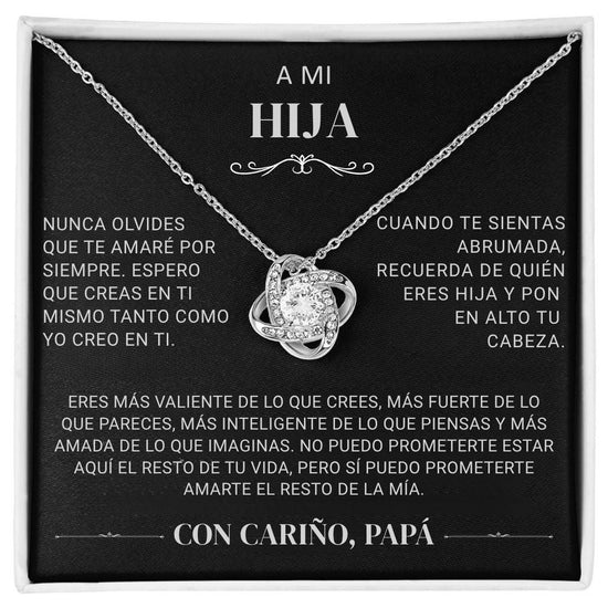 El Collar "A mi Hija" - Con cariño Papá se muestra en una tarjeta negra con mensaje grabado en español de un padre a su hija, transmitiendo amor y apoyo. Es el regalo perfecto para tu hija.