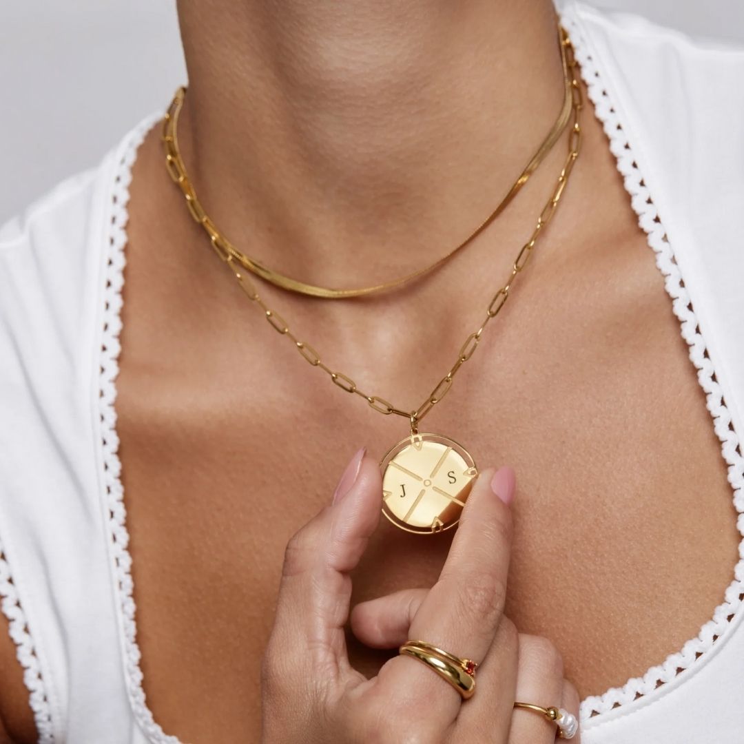 Collar brújula con iniciales personalizadas - Moroveta