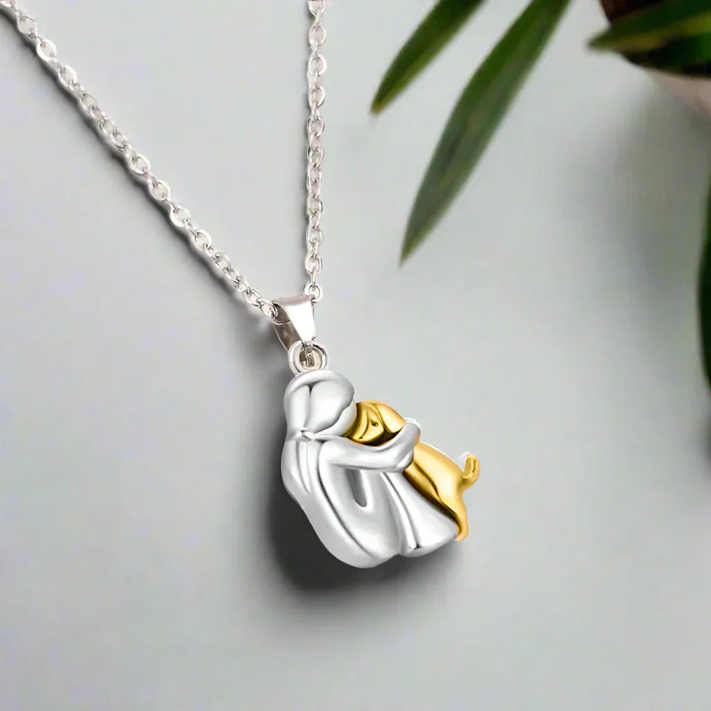 Collar con dije Abrazo - Moroveta
