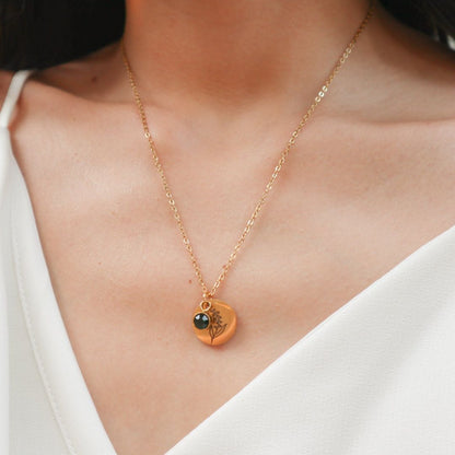 Collar con Flor y Piedra de Nacimiento - Moroveta