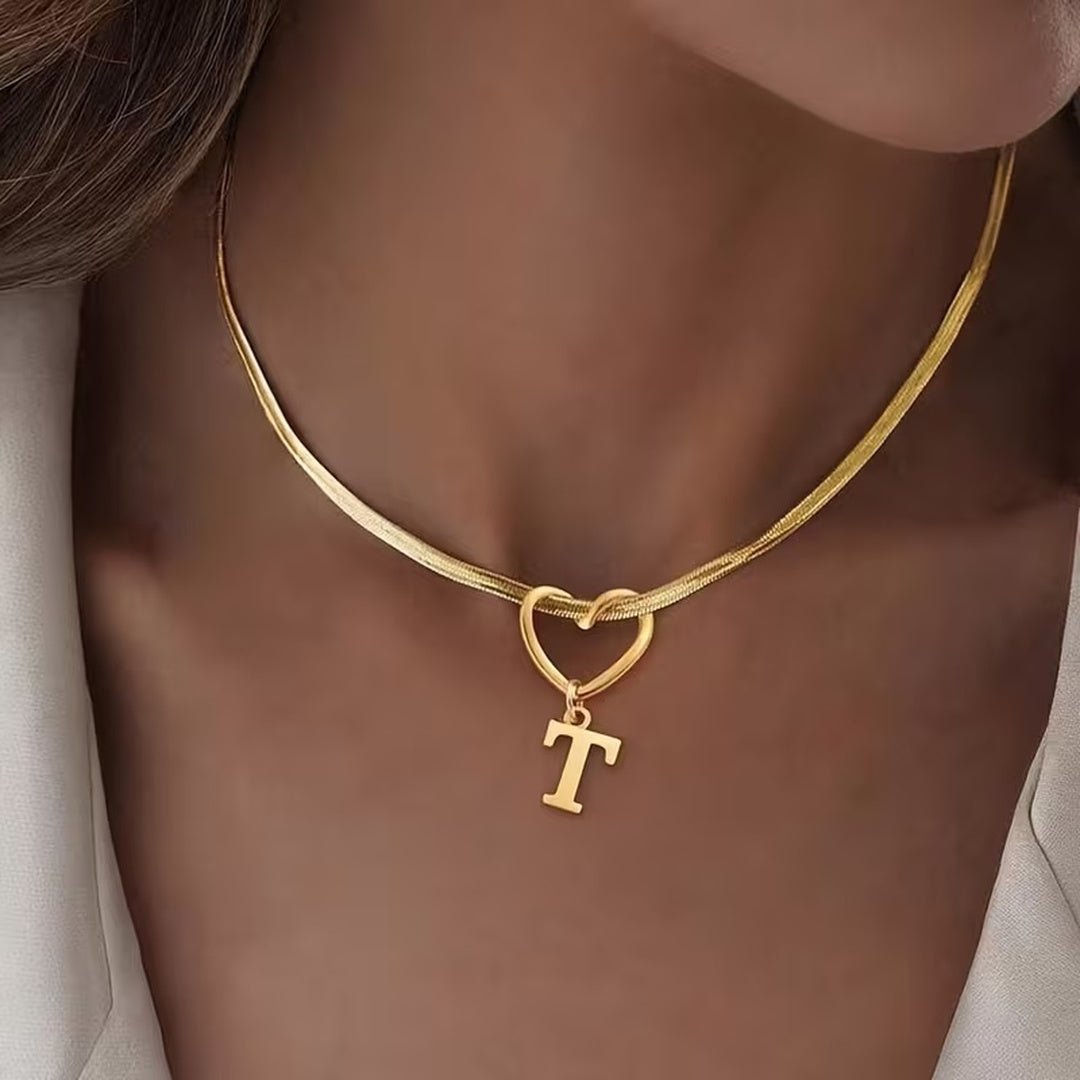 Collar con inicial y dije de corazón - Moroveta