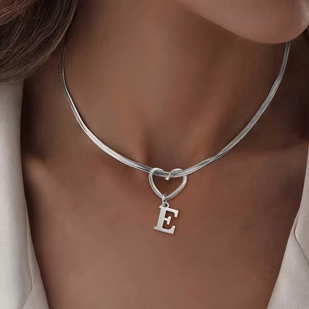 Collar con inicial y dije de corazón - Moroveta
