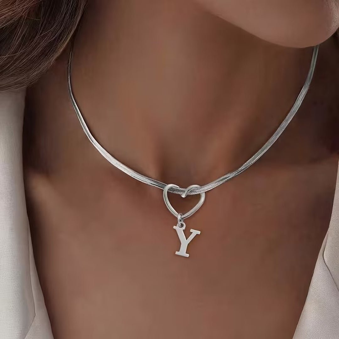 Collar con inicial y dije de corazón - Moroveta