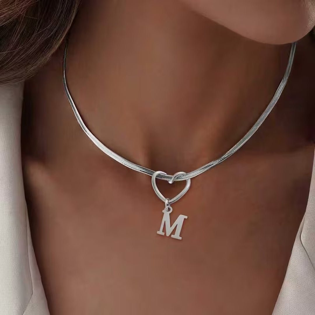 Collar con inicial y dije de corazón - Moroveta