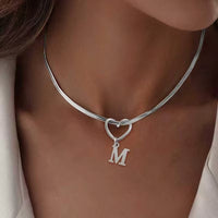 Collar con inicial y dije de corazón - Moroveta